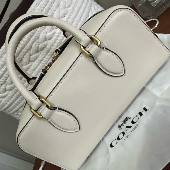 Coach Bowery Satchel 22 - Picture 3 of 6